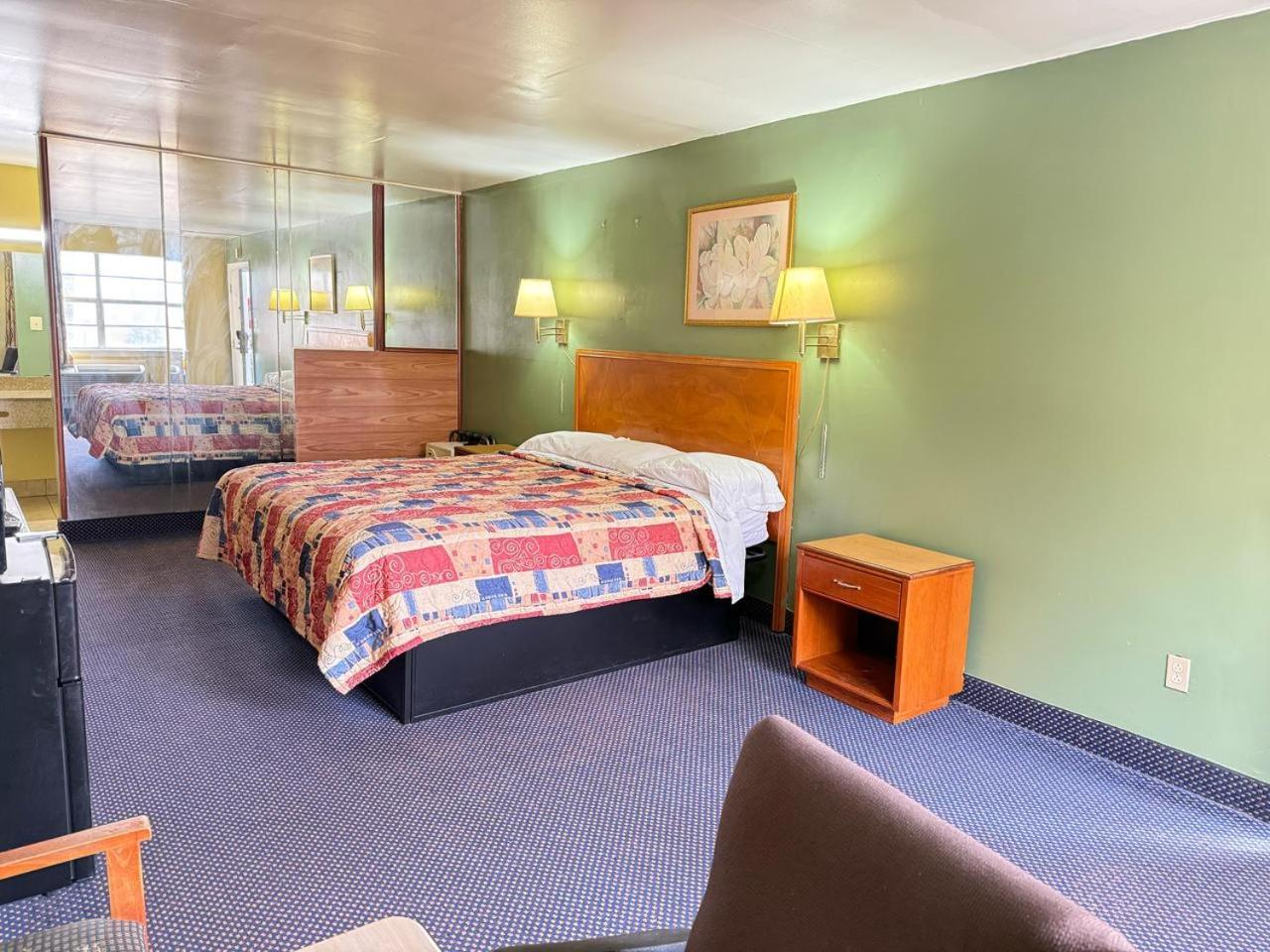 המפטון Relax Inn מראה חיצוני תמונה