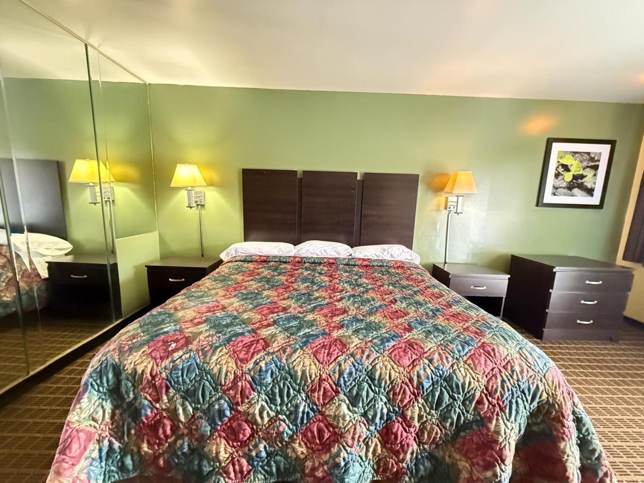המפטון Relax Inn מראה חיצוני תמונה